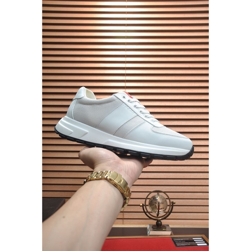 Pra*a casual shoes
